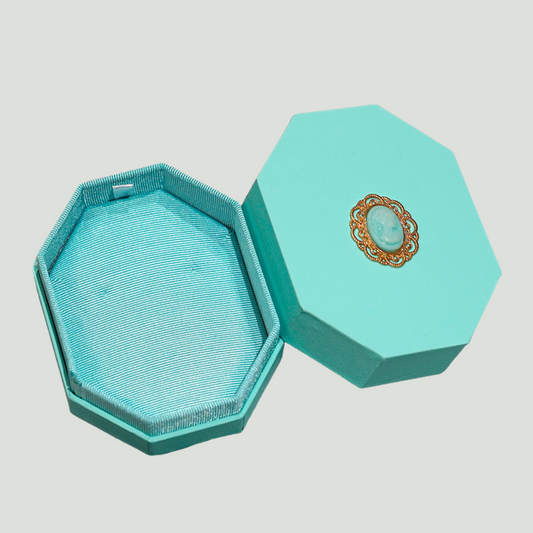 Elegante Scatola Porta Gioielli Esagonale con Cammeo